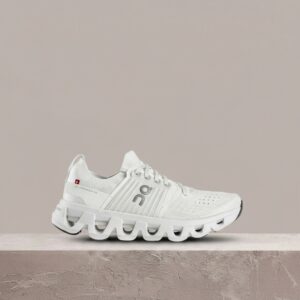 On Cloudswift 4 White White, drop 2025, all white colorway, CloudTec, sylwetka miejska, sneakersy unisex 3WF10111200