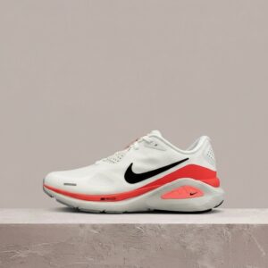 Nike Structure 26, biało czerwona kolorystyka, sylwetka unisex, siatka plus syntetyk, must have do kolekcji, HJ1102-102