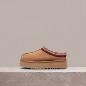 UGG Tazz Chestnut, damki, brązowy zamsz, kolekcjonerski must have, prosta sylwetka, solidny drop 1143776K-CHE