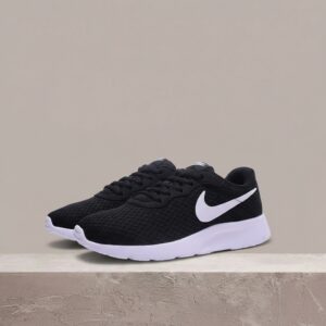 Nike Tanjun Black, niska sylwetka, czarno biała kolorystyka, tekstyl i siatka, unisex drop 812655-011