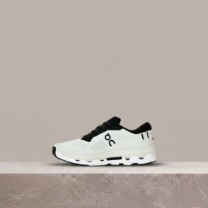 On Cloudzone, biało czarna kolorówka, CloudTec plus Helion plus Speedboard, lekka sylwetka, unisex drop, 3WF10071926