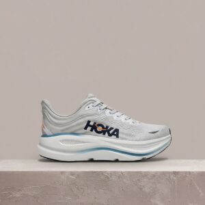 Hoka Bondi 9 Cosmic Grey, męska sylwetka, drop listopad 2025, szary biały, maksymalistyczny biegacz 1162011-SSTC