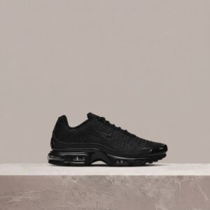 Nike Air Max Plus VII czarne, męskie, TN sylwetka, Max Air, uliczny klasyk HQ2197-001