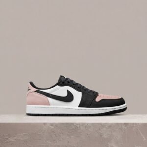 Air Jordan 1 Low OG Bleached Coral, sylwetka low, biało czarna kolorystyka, skóra zamsz, unisex, CZ0790-061