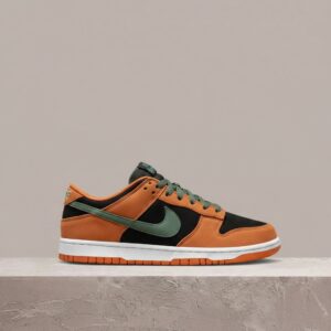 Dunk Low SP Ceramic, Nike, sylwetka unisex, zamsz, pomarańcz i czerń, drop Ugly Duckling, DA1469-001