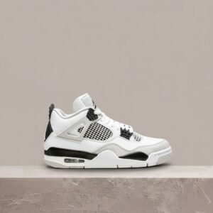 Air Jordan 4 Retro Military Black, unisex, biało-czarna kolorystyka, skóra i tekstyl, klasyczna sylwetka, DH6927-111