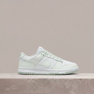 Dunk Low Next Nature White Mint od Nike, klasyczna koszykarska sylwetka, drop biało-miętowy, unisex, skóra, DN1431-102