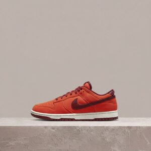 Dunk Low Premium, Nike, zamsz, pomarańcz i bordo, sylwetka unisex, kolekcjonerski drop, DQ8801-800