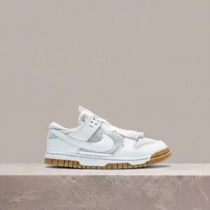 Dunk Low Remastered White Gum, Nike, unisex, klasyczna koszykarska sylwetka, skóra plus siatka, gum podeszwa, must have do kolekcji, DV0821-001