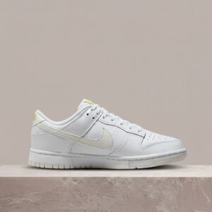 Dunk Low Valentines Day Yellow Heart, Nike, unisex, biało-żółta kolorówka, skóra, sercowe emblematy na piętach FD0803-100