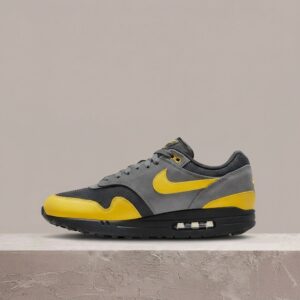 Air Max 1 Essential Batman 2.0, kultowa sylwetka Nike, Max Air widoczny w pięcie, unisex, szaro żółte, drop FZ5808-014