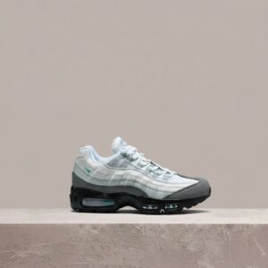 Nike Air Max 95 South Beach, Big Bubble drop, uliczna sylwetka, biel i szarość z turkusem i różem, męskie IR1473-060
