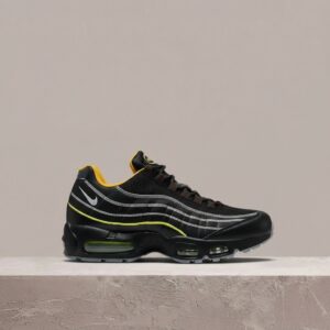 Air Max 95 Big Bubble Korea od Nike, sylwetka unisex, czarno żółta kolorystyka, siatka, syntetyk IR5901-010