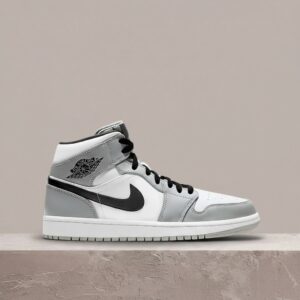 Air Jordan 1 Mid Smoke Grey, szaro biała sylwetka, skóra, Swoosh po bokach, drop 2020, unisex, 554724-092